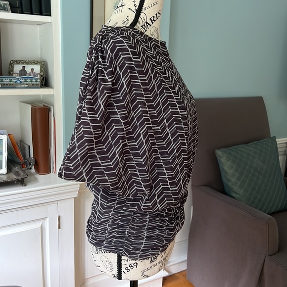 Saks Fifth Avenue Blake Collection Blue and White Patterned Blouse - Picture 2 of 11